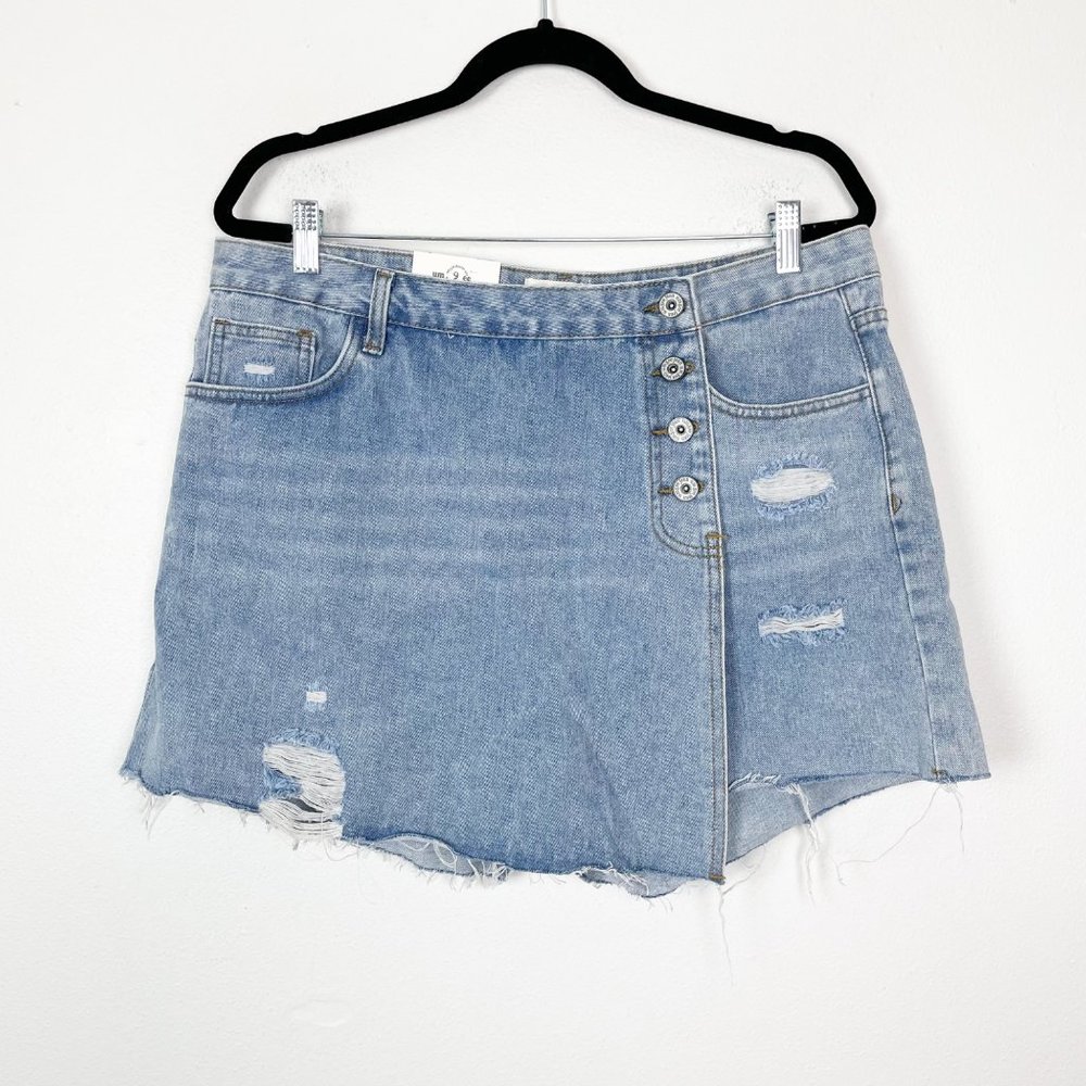 NWT Umgee Denim Woman's Sz 9 Light Wash‎ Distressed Skort Exposed Shorts Skort